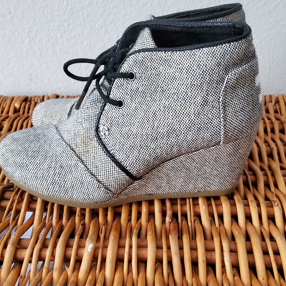 TOMS Kala lace up wedges